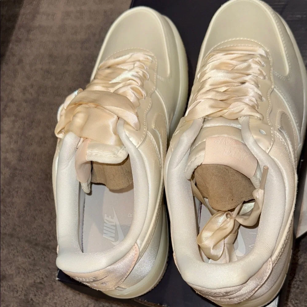 Nike WMNS Air Force 1 sneakers in Satin Color Sail-Barely Orange RARE Size 9! - Picture 16 of 16